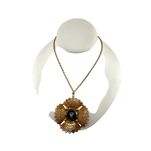 Vintage Gold Filigree Cameo Pendant Necklace Black Glass Intaglio Victorian Revi - Picture 8 of 14